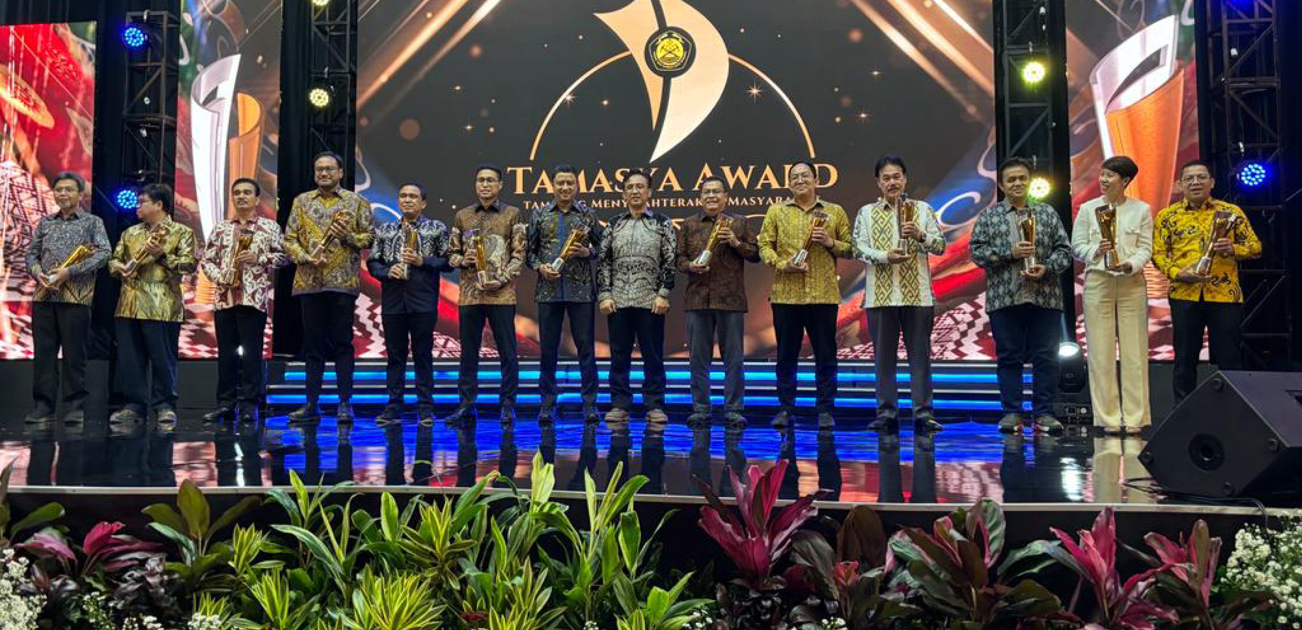 BSI menerima Tamasya Award 2023 atas kinerja Program Pengembangan dan Pemberdayaan Masyarakat.
